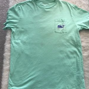 vineyard vines t-shirt